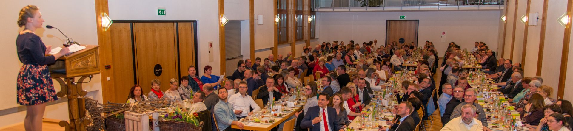 Jungweinprobe im Bürgerhaus