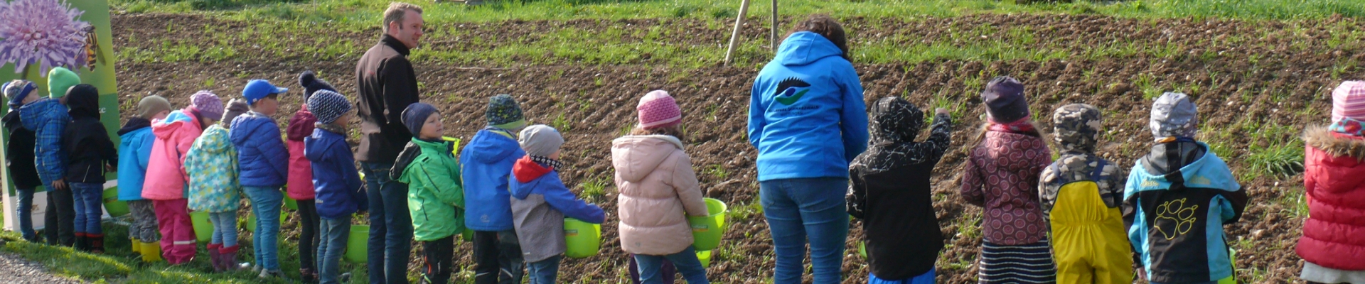 Bürgermeister Weber mit Kinder in Aktion